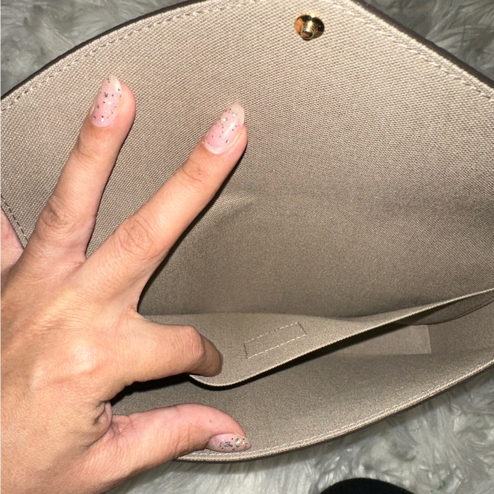 Sold! Louis Vuitton Felicie - Picture 4 of 8